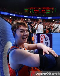 MK体育-卢伟：王哲林愿意为球队做任何贡献 信任、团结是夺冠的关键因素