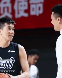MK体育-翟晓川社媒发文：我两兄弟解说夸我了是吧，感谢球迷支持