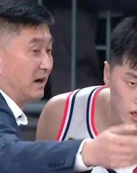 MK体育-如此主力前锋？21分钟仅4分1板+罚球7中2，球迷：你是职业球员？